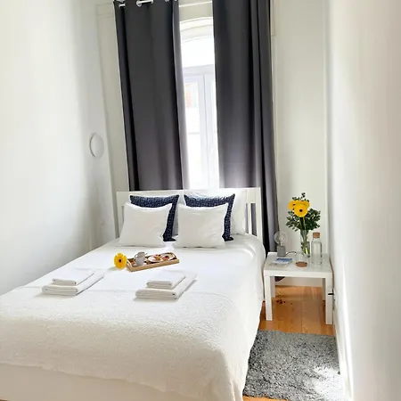 Cozy With Privative Bathroom On Rua Augusta Homestay
