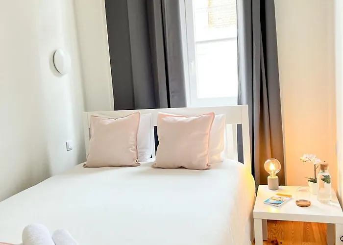 Private Room In A Historic Lisbon Building On Rua Augusta منزل للإقامة Lisboa